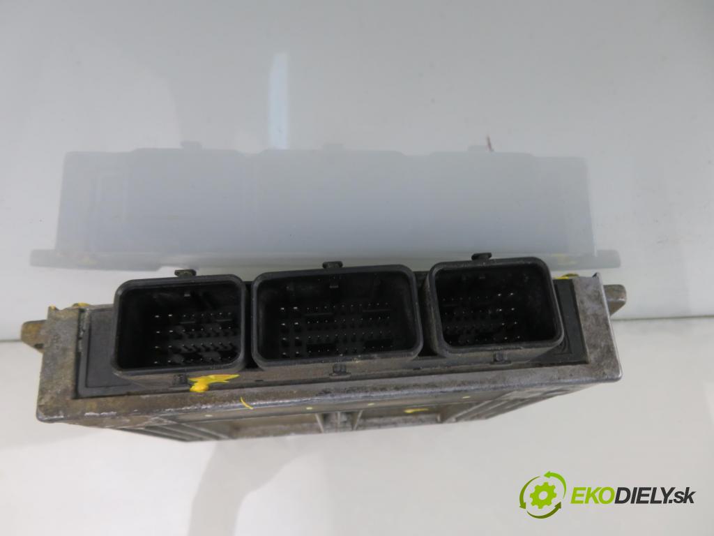 RENAULT GRAND ESPACE IV (JK0/1_) MINIVAN 2003 125,00 2.0 Turbo (JK0A, JK0B, JK0N) - F4R 797 1998,00 řídící jednotka motora 8200279458 ; 8200279459 ; S2000RPMT