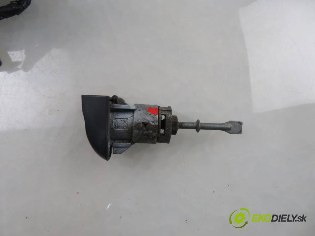 HYUNDAI i30 Kombi (FD) KOMBI 2010 85,00 1.6 CRDi 116 - D4FB 1582,00 spínačka / VLOŽKY FDZDC2