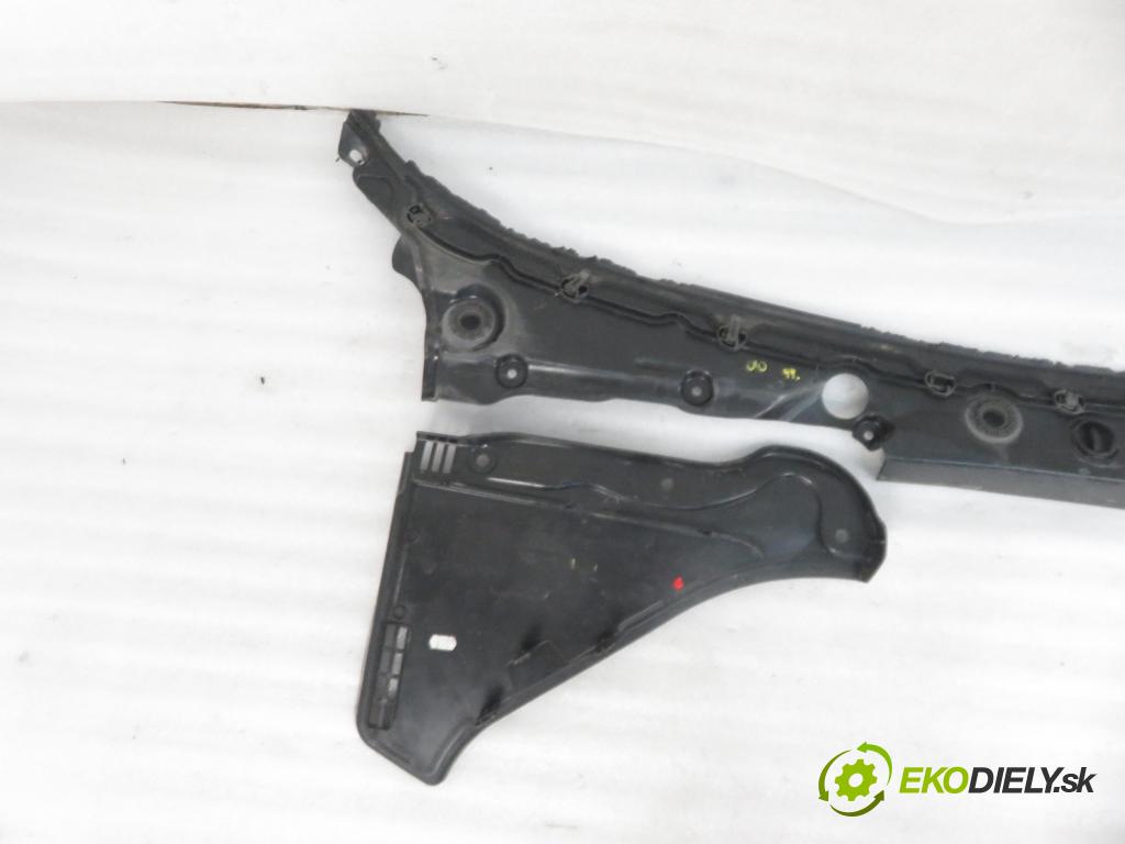 BMW 5 Touring (F11) KOMBI 2015 140,00 520 d xDrive - B47 D20 A 1995,00 Torpédo, plast pod čelné okno 7203124 ; 6987605 ; 7216977 (Torpédo (plast pod čelným sklom))