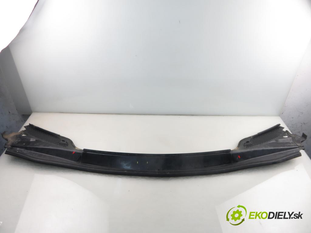 CITROEN C4 I (LC_) HB 2005 80,00 1.6 HDi 109 - 9HZ (DV6TED4) 1560,00 Torpédo, plast pod čelné okno 96467935XT (Torpédo (plast pod čelným sklom))