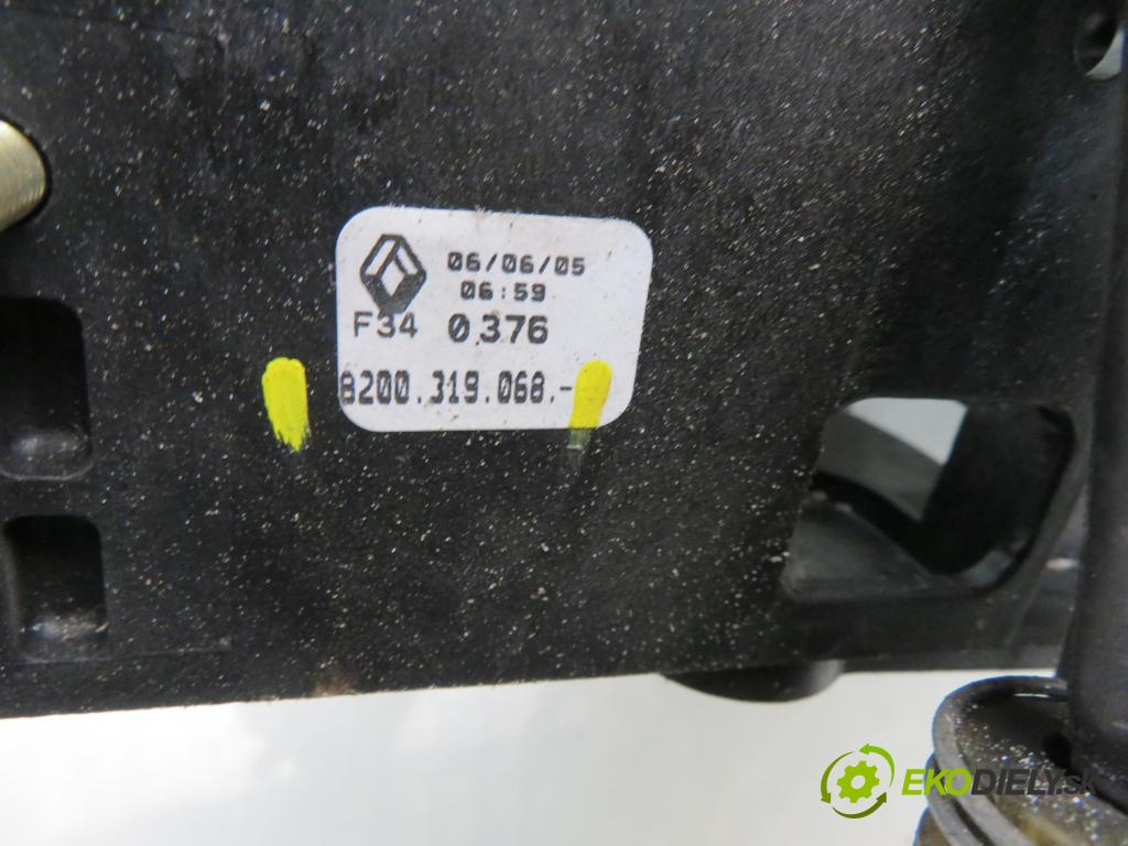 RENAULT SCENIC II (JM0/1_) MINIVAN 2005 88,00 1.9 dCi 120 - F9Q 812 1870,00 ZVEDÁK: 8200319068