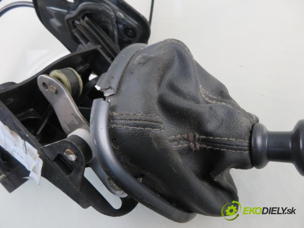 RENAULT SCENIC II (JM0/1_) MINIVAN 2005 88,00 1.9 dCi 120 - F9Q 812 1870,00 ZVEDÁK: 8200319068