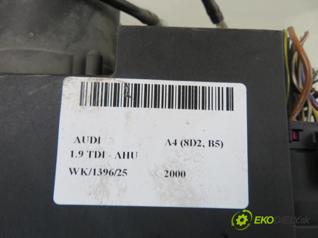 AUDI A4 (8D2, B5) SEDAN 2000 66,00 1.9 TDI - AHU 1896,00 motorek zámku centrálního 8D0862257