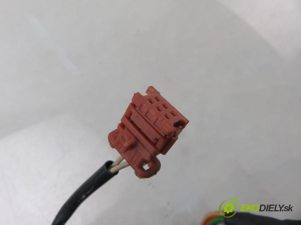 CITROEN C2 (JM_) HB 2005 50,00 1.4 - KFV (TU3JP) 1360,00 spinačka 9648445180 (Spínacia skrinka)