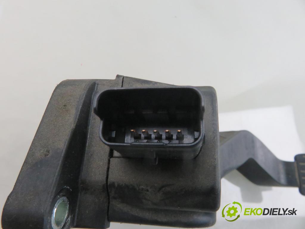 CITROEN C2 (JM_) HB 2005 50,00 1.4 - KFV (TU3JP) 1360,00 Potenciometer plynu 0280755040 ; 9654405580 (Potenciometer plynového pedálu)