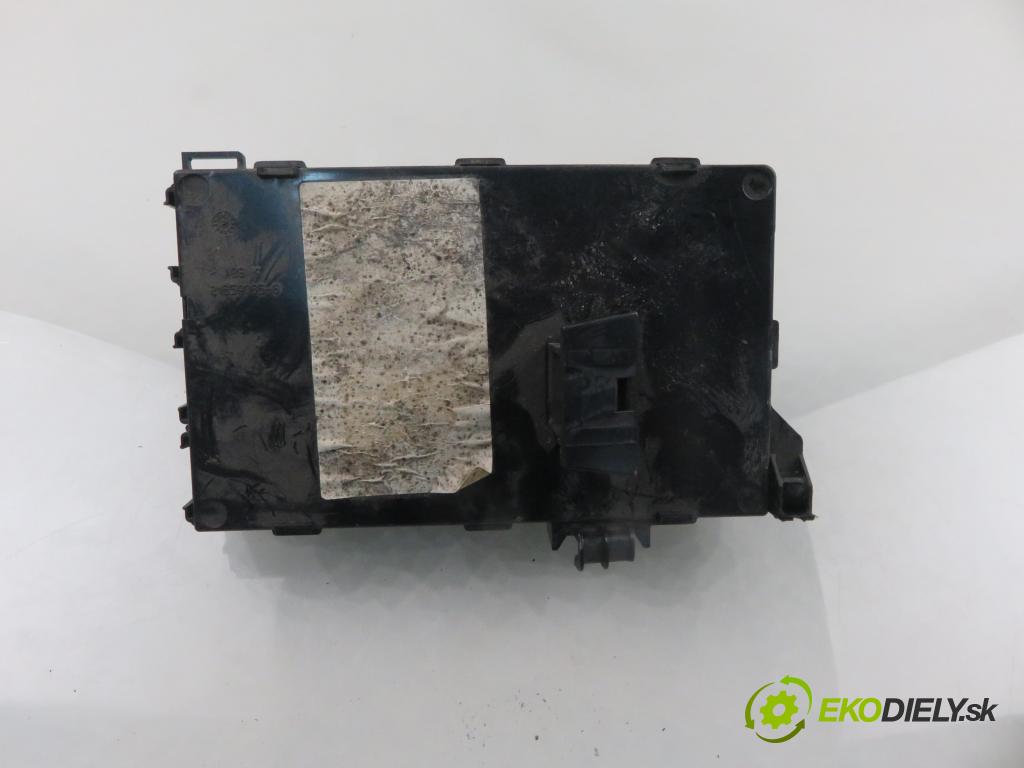 RENAULT CLIO II (BB_, CB_) HB 2002 43,00 1.2 8V 58 - D7F 726 1149,00 MODUL BSM P8200207134A