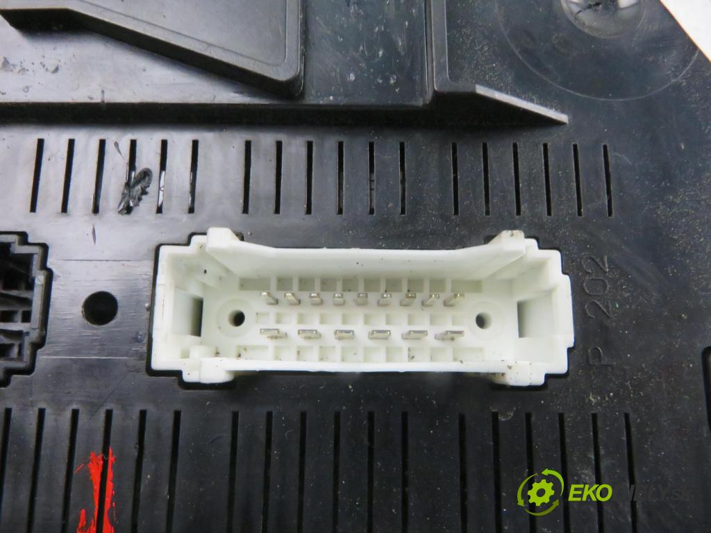 RENAULT CLIO II (BB_, CB_) HB 2002 43,00 1.2 8V 58 - D7F 726 1149,00 MODUL BSM P8200207134A