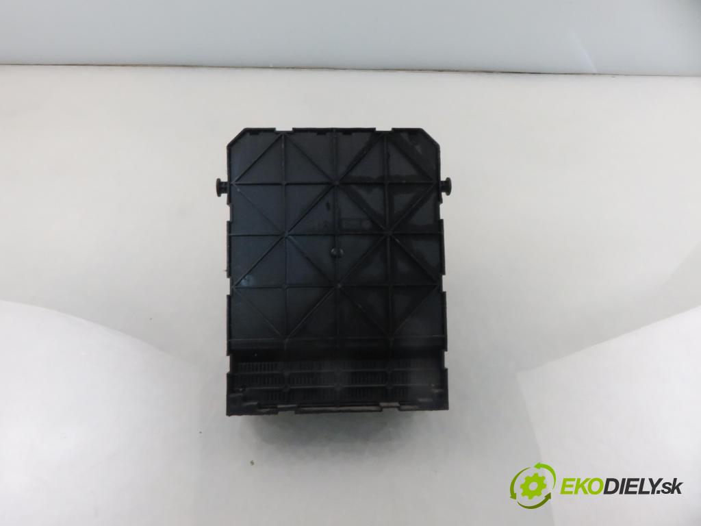 CITROEN C2 (JM_) HB 2005 50,00 1.4 - KFV (TU3JP) 1360,00 MODUL BSI 9659285680