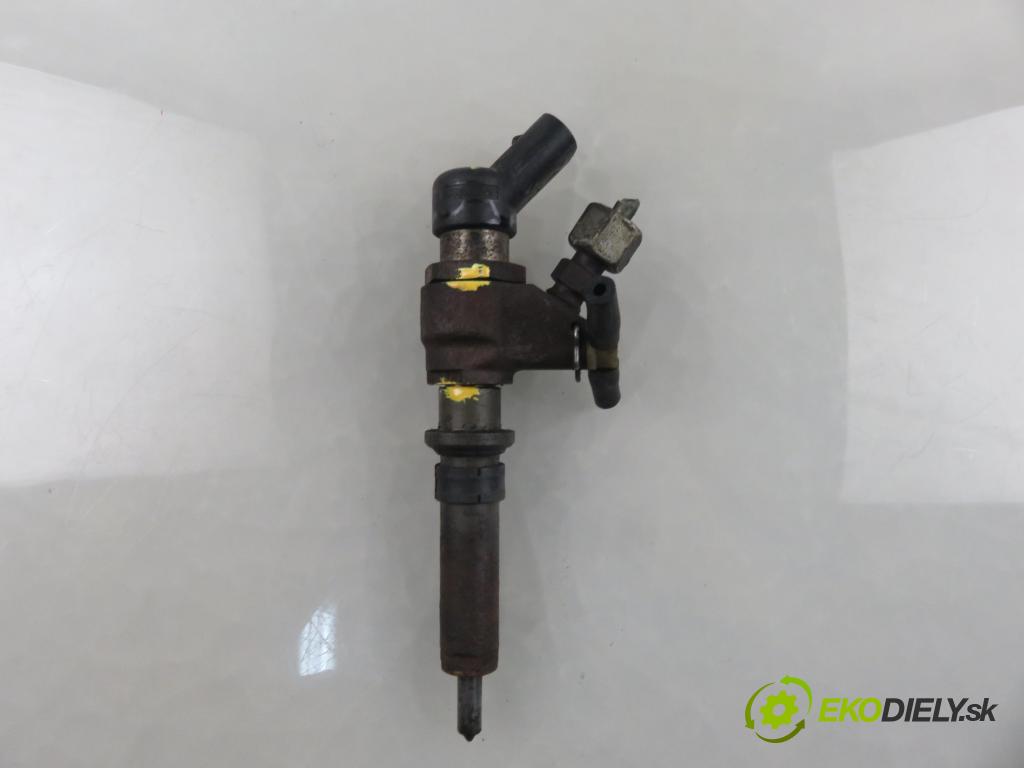 PEUGEOT 307 (3A/C) HB 2002 66,00 2.0 HDi 90 - RHY (DW10TD) 1997,00 vstrekovač 9636819380 (Vstrekovač paliva)