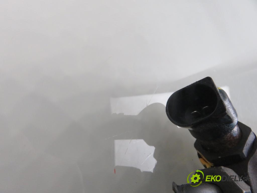 PEUGEOT 307 (3A/C) HB 2002 66,00 2.0 HDi 90 - RHY (DW10TD) 1997,00 vstrekovač 9636819380 (Vstrekovač paliva)