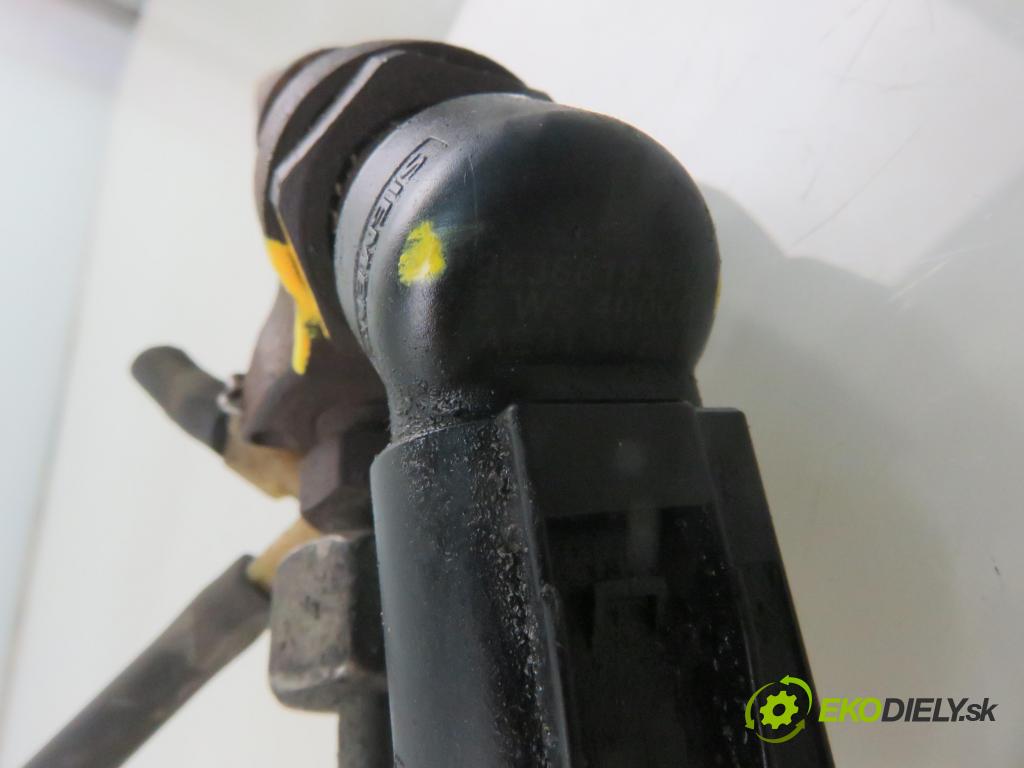 PEUGEOT 307 (3A/C) HB 2002 66,00 2.0 HDi 90 - RHY (DW10TD) 1997,00 vstrekovač 9636819380 (Vstrekovač paliva)