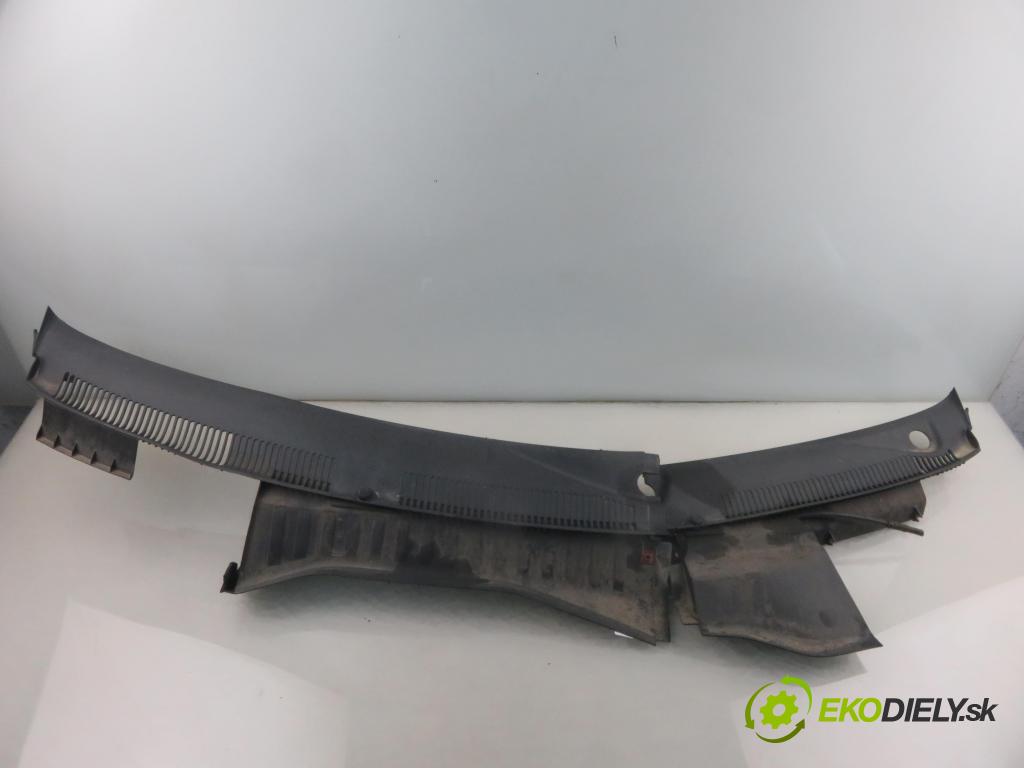 OPEL CORSA C (X01) HB 2006 59,00 1.2 16V Twinport 80 - Z 12 XEP 1229,00 Torpédo, plast pod čelné okno 09116435 (Torpédo (plast pod čelným sklom))