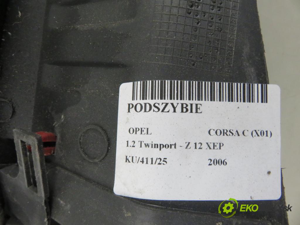 OPEL CORSA C (X01) HB 2006 59,00 1.2 16V Twinport 80 - Z 12 XEP 1229,00 Torpédo, plast pod čelné okno 09116435 (Torpédo (plast pod čelným sklom))