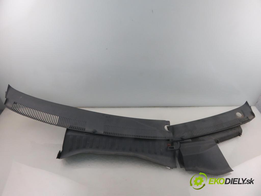 OPEL CORSA C (X01) HB 2006 44,00 1 - Z 10 XEP 998,00 Torpédo, plast pod čelné okno  (Torpédo (plast pod čelným sklom))