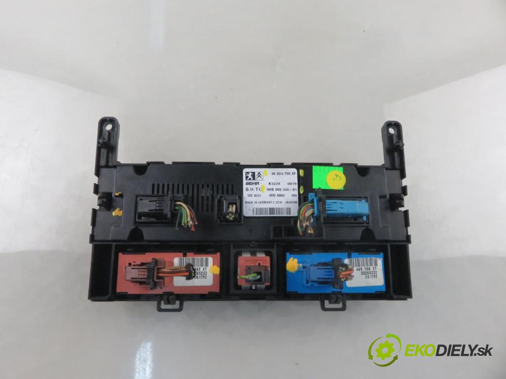 PEUGEOT 407 (6D_) SEDAN 2008 80,00 1.6 HDi 110 - 9HZ (DV6TED4) 1560,00 Panel kúrenia KLIMATIZACE: 96824759XF ; 5HB00933401