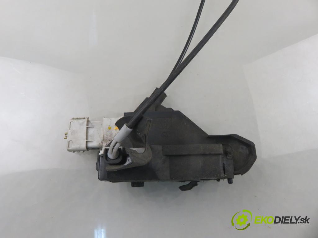 PEUGEOT 407 (6D_) SEDAN 2008 80,00 1.6 HDi 110 - 9HZ (DV6TED4) 1560,00 zámok 9683417880