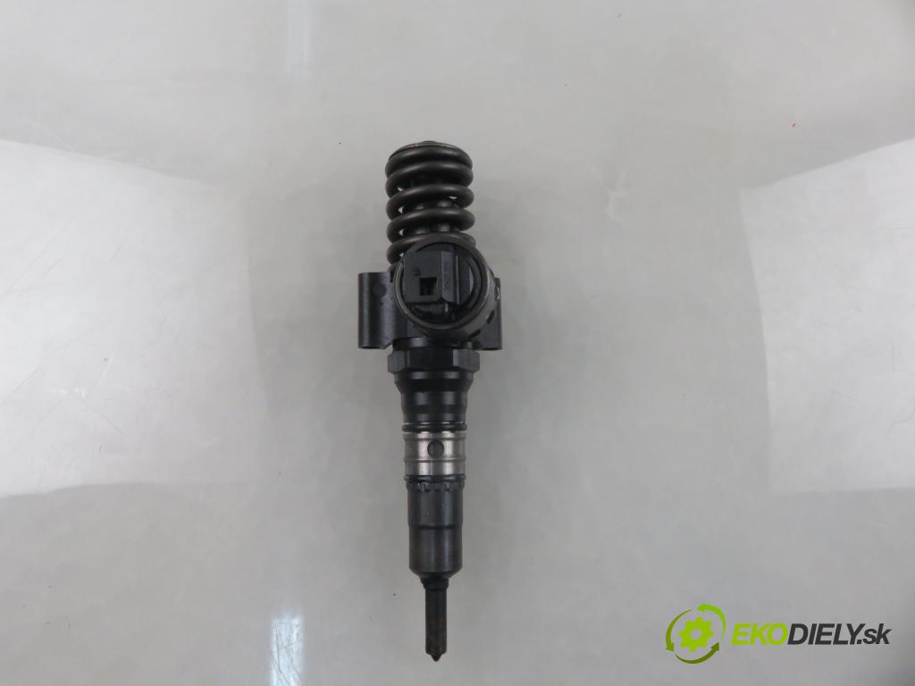 VW GOLF PLUS (5M1, 521) MINIVAN 2005 103,00 2.0 TDI 16V - BKD 1968,00 Vstrekovač 03G130073G ; 0414720404 (Vstrekovač paliva)