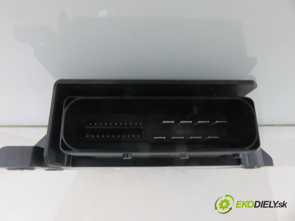 VW PASSAT B6 Variant (3C5) KOMBI 2009 125,00 2.0 TDI - CBBB 1968,00 MODUL air BAG 3C8907801B ; 17513301A