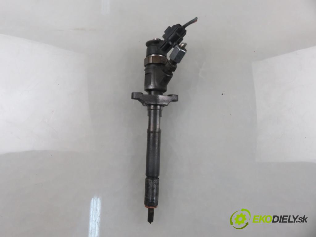 CITROEN C4 coupe (LA_) HB 2007 80,00 1.6 HDi - 9HZ (DV6TED4) 1560,00 vstrekovač 0445110297 (Vstrekovač paliva)