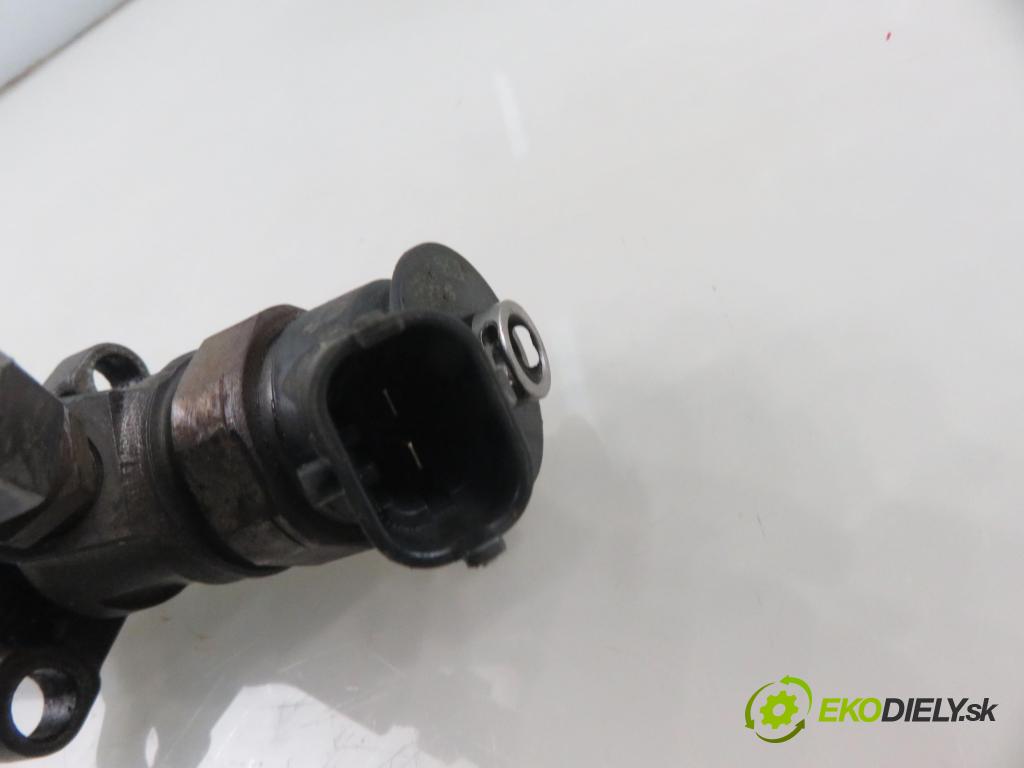 CITROEN C4 coupe (LA_) HB 2007 80,00 1.6 HDi - 9HZ (DV6TED4) 1560,00 vstrekovač 0445110297 (Vstrekovač paliva)