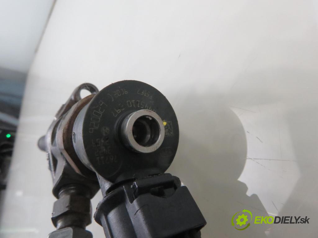 CITROEN C4 coupe (LA_) HB 2007 80,00 1.6 HDi - 9HZ (DV6TED4) 1560,00 vstrekovač 0445110297 (Vstrekovač paliva)