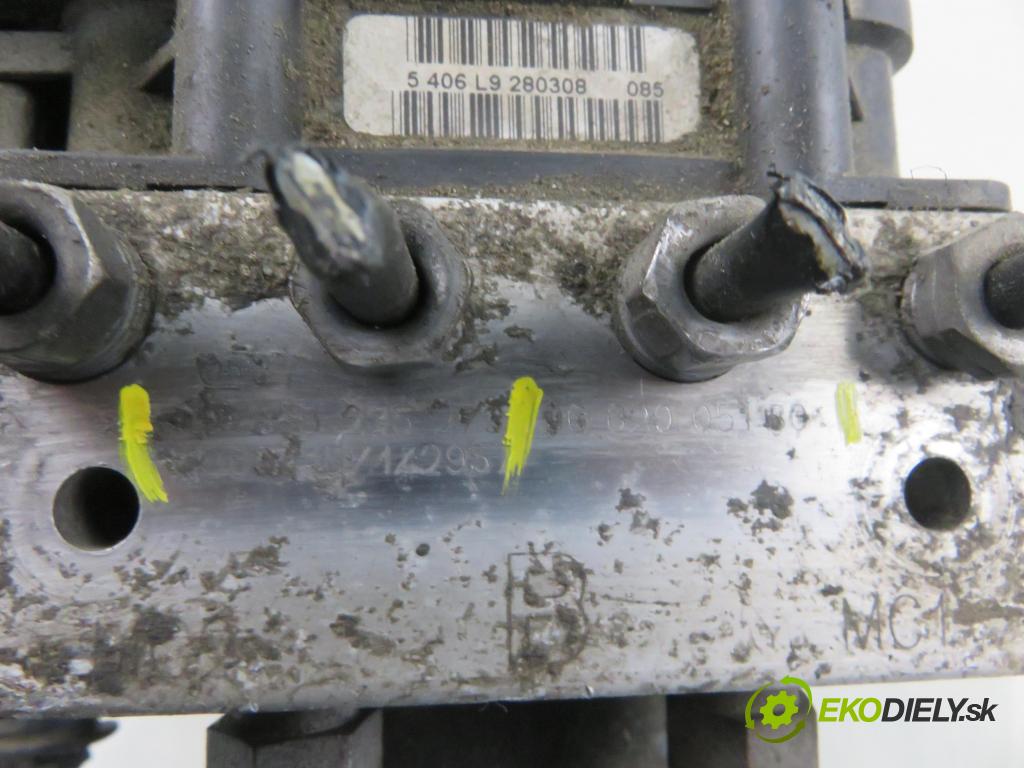 PEUGEOT 407 (6D_) SEDAN 2008 80,00 1.6 HDi 110 - 9HZ (DV6TED4) 1560,00 Pumpa ABS 0265950659 ; 9663894080 ; 9662005180 (Pumpa ABS)