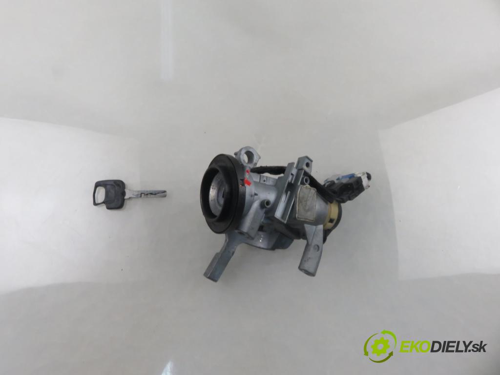 VOLVO V40 Kombi (645) KOMBI 2001 80,00 1.6 - B 4164 S2 1587,00 spinačka  (Spínacia skrinka)