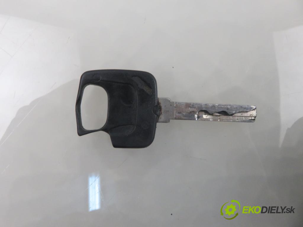 VOLVO V40 Kombi (645) KOMBI 2001 80,00 1.6 - B 4164 S2 1587,00 spinačka  (Spínacia skrinka)