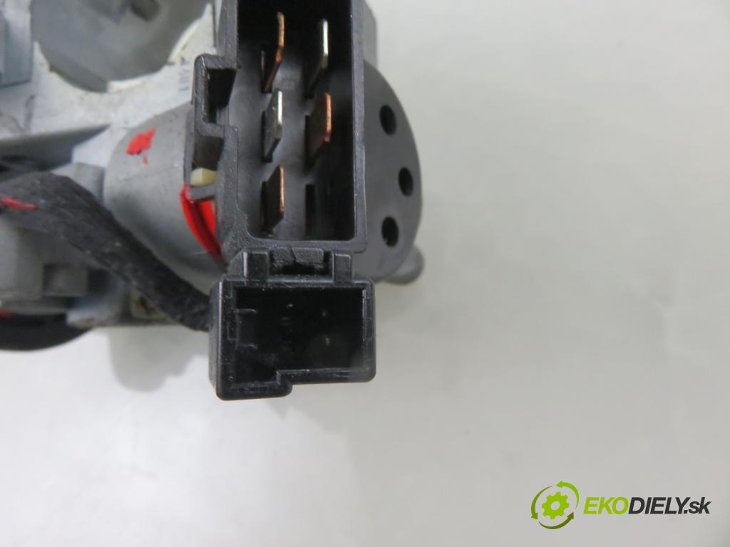 VOLVO V40 Kombi (645) KOMBI 2001 80,00 1.6 - B 4164 S2 1587,00 spinačka  (Spínacia skrinka)