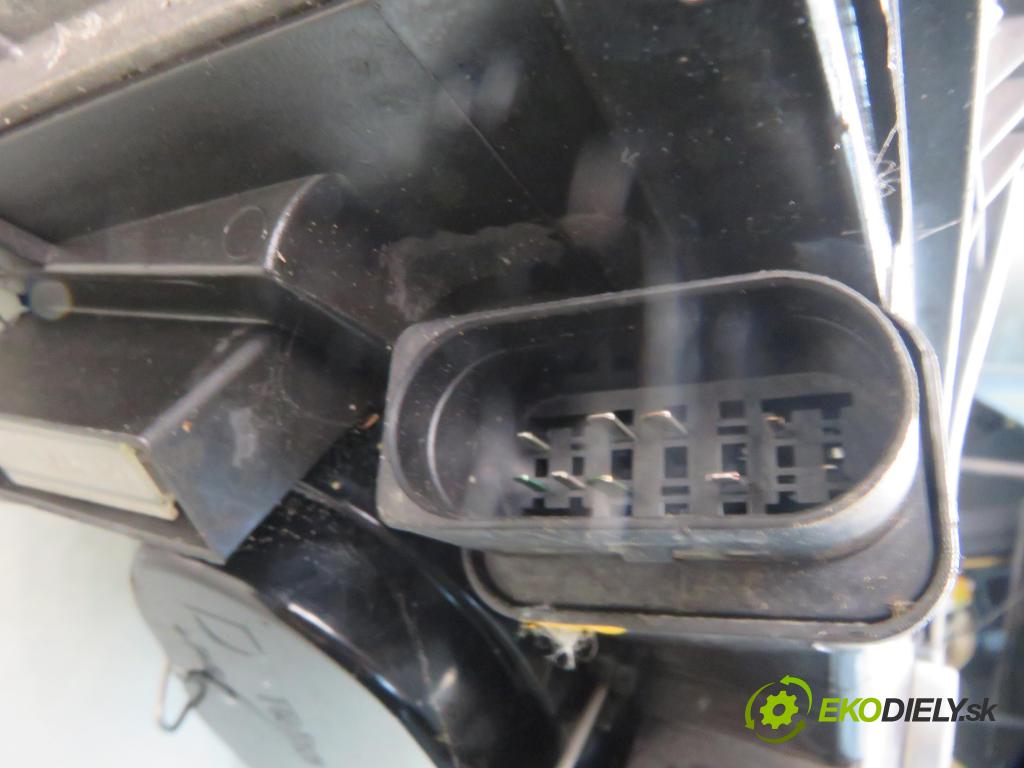 VW PASSAT B6 Variant (3C5) KOMBI 2009 125,00 2.0 TDI - CBBB 1968,00 světlo PP 3C0941752K