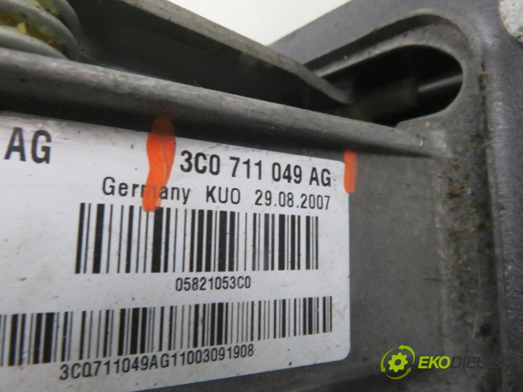 VW PASSAT B6 Variant (3C5) KOMBI 2009 125,00 2.0 TDI - CBBB 1968,00 ZVEDÁK: 3C0711049AG