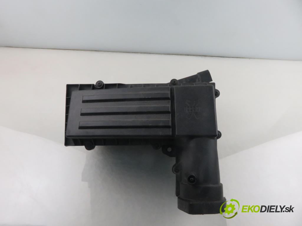 VW PASSAT B6 Variant (3C5) KOMBI 2009 125,00 2.0 TDI - CBBB 1968,00 Obal filtra vzduchu 3C0129607 ; 3C0129601 (Obal vzduchového filtra)