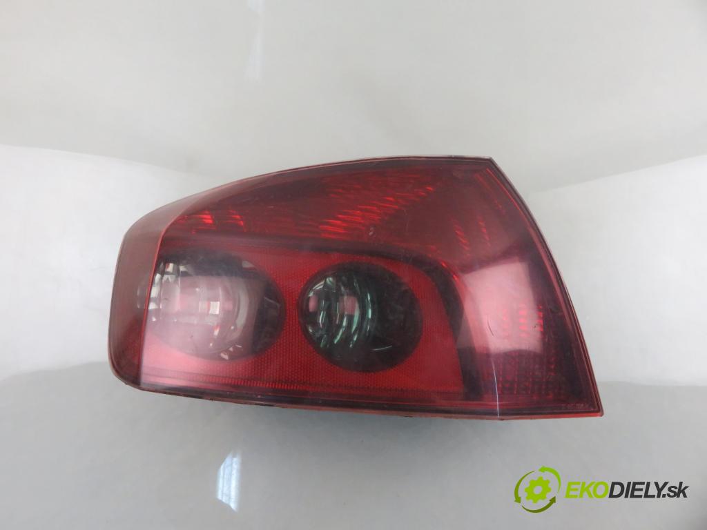 PEUGEOT 407 (6D_) SEDAN 2008 80,00 1.6 HDi 110 - 9HZ (DV6TED4) 1560,00 světlo levé zadní 