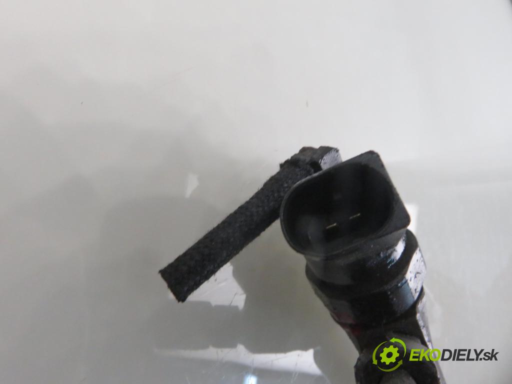 MERCEDES-BENZ KLASA A (W168) HB 2002 70,00 A 170 CDI 95 - OM 668.942 1689,00 vstrekovač 0445110090 ; 6680700887 (Vstrekovač paliva)