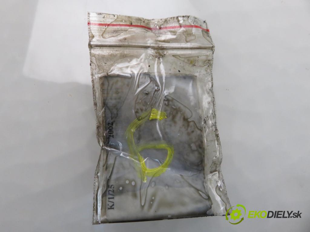 MERCEDES-BENZ KLASA A (W168) HB 2002 70,00 A 170 CDI 95 - OM 668.942 1689,00 vstrekovač 0445110090 ; 6680700887 (Vstrekovač paliva)