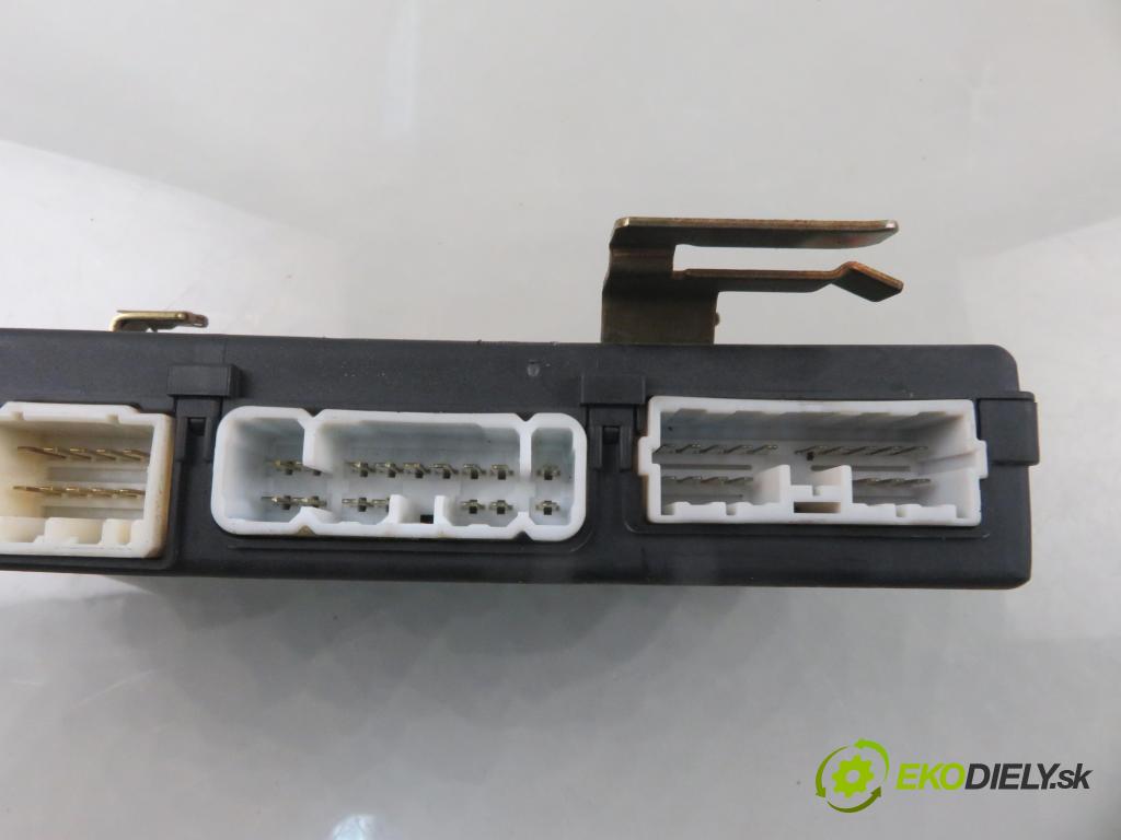 VOLVO V40 Kombi (645) KOMBI 2001 80,00 1.6 - B 4164 S2 1587,00 MODUL komfortu 30896697