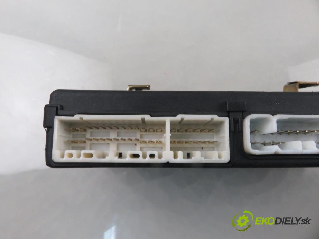 VOLVO V40 Kombi (645) KOMBI 2001 80,00 1.6 - B 4164 S2 1587,00 MODUL komfortu 30896697