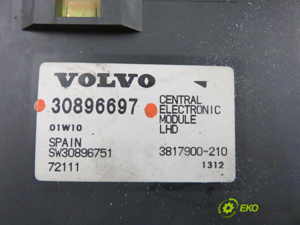 VOLVO V40 Kombi (645) KOMBI 2001 80,00 1.6 - B 4164 S2 1587,00 MODUL komfortu 30896697