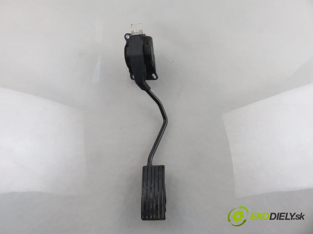 PEUGEOT 407 (6D_) SEDAN 2008 80,00 1.6 HDi 110 - 9HZ (DV6TED4) 1560,00 Potenciometer plynu 9644939680 ; 0280752241 (Potenciometer plynového pedálu)