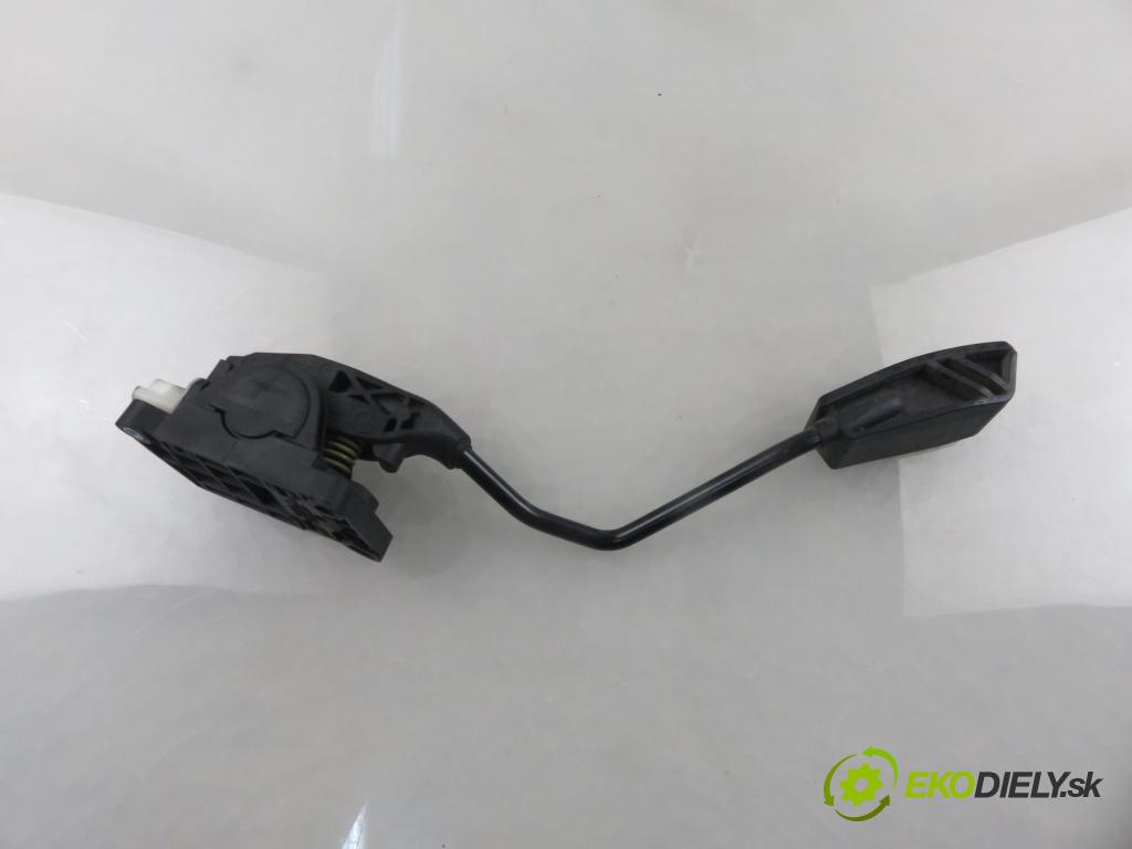PEUGEOT 407 (6D_) SEDAN 2008 80,00 1.6 HDi 110 - 9HZ (DV6TED4) 1560,00 Potenciometer plynu 9644939680 ; 0280752241 (Potenciometer plynového pedálu)