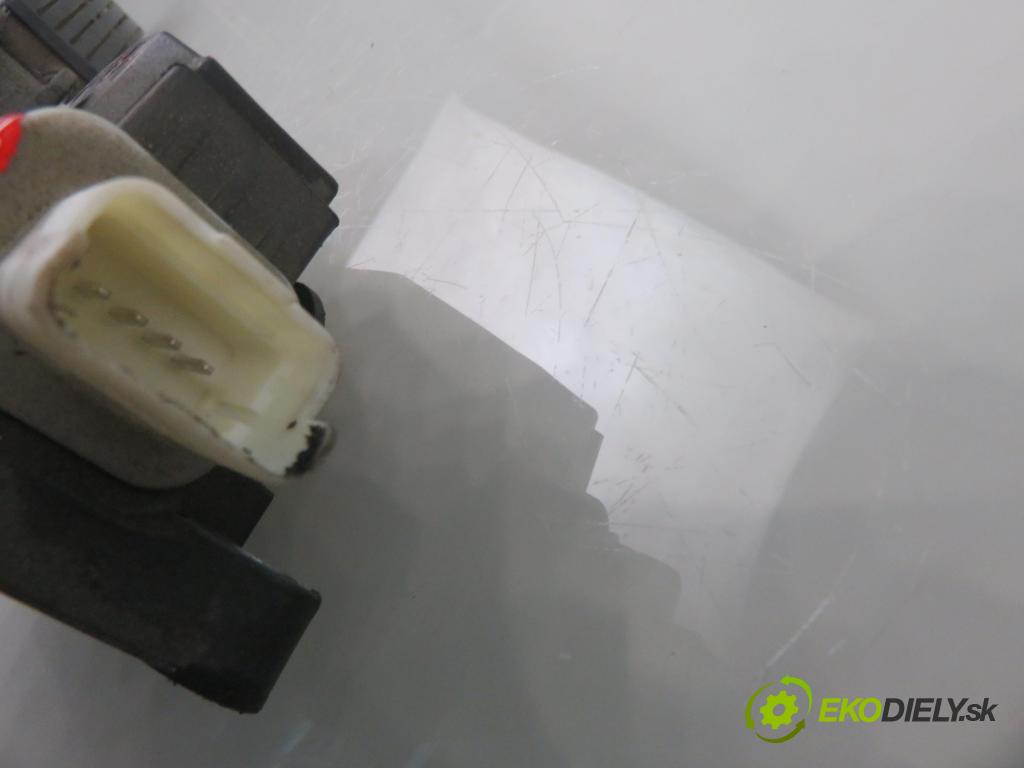 PEUGEOT 407 (6D_) SEDAN 2008 80,00 1.6 HDi 110 - 9HZ (DV6TED4) 1560,00 Potenciometer plynu 9644939680 ; 0280752241 (Potenciometer plynového pedálu)