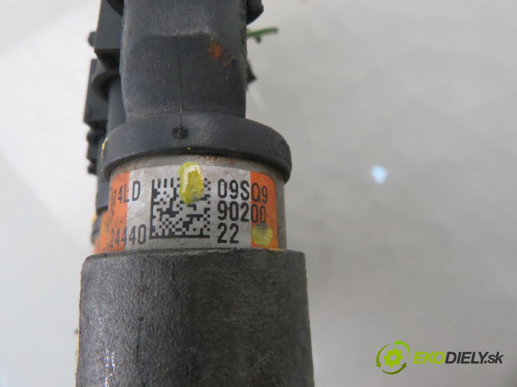 VOLVO V40 Kombi (645) KOMBI 2001 90,00 1.8 122 - B 4184 S2 1783,00 lišta vstřikovací LPG 09SQ99020022 ; 67R010185