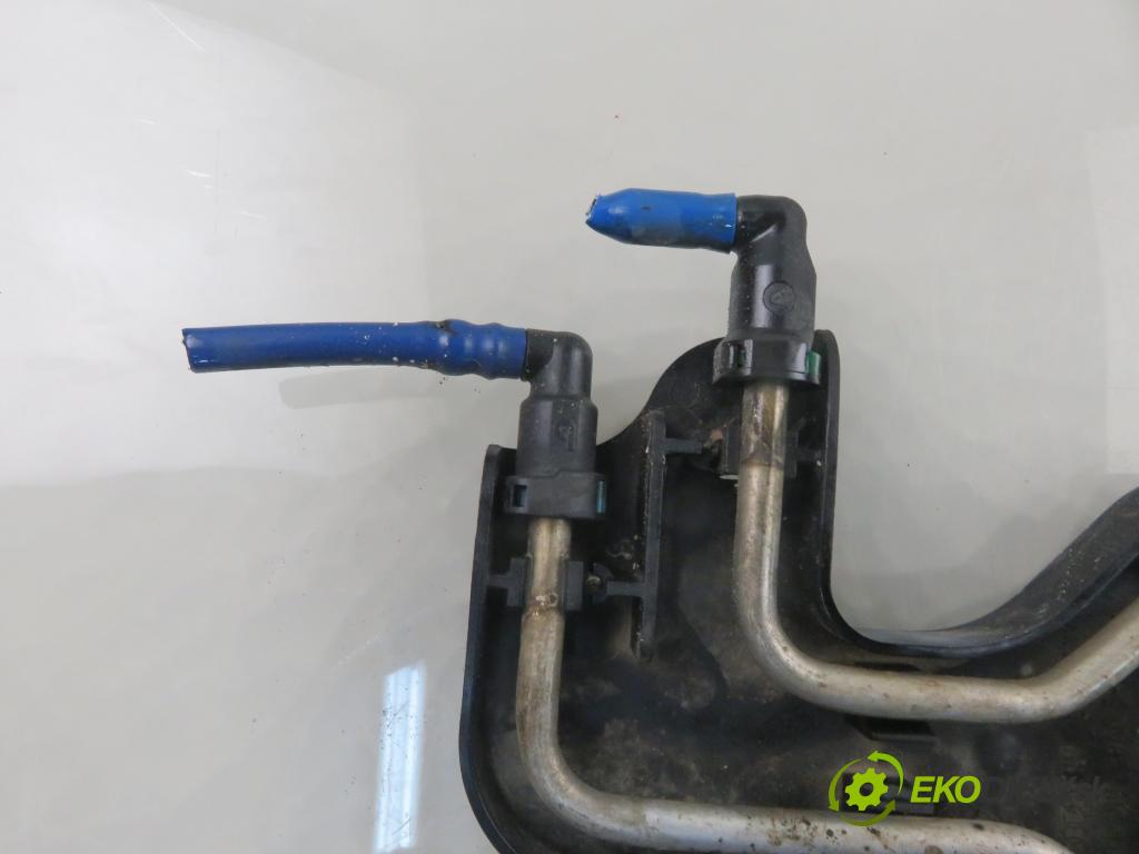 SEAT IBIZA III (6L1) HB 2004 55,00 1.4 TDI 75 - AMF 1422,00 chladič paliva 6Q0201895A