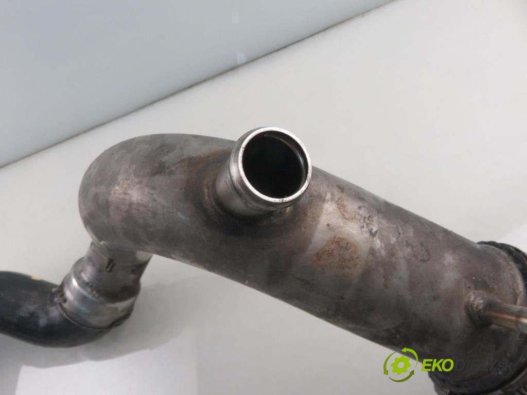 AUDI A3 (8L1) HB 2002 132,00 1.8 T 180 - AUQ 1781,00 Rúra intercoolera turba