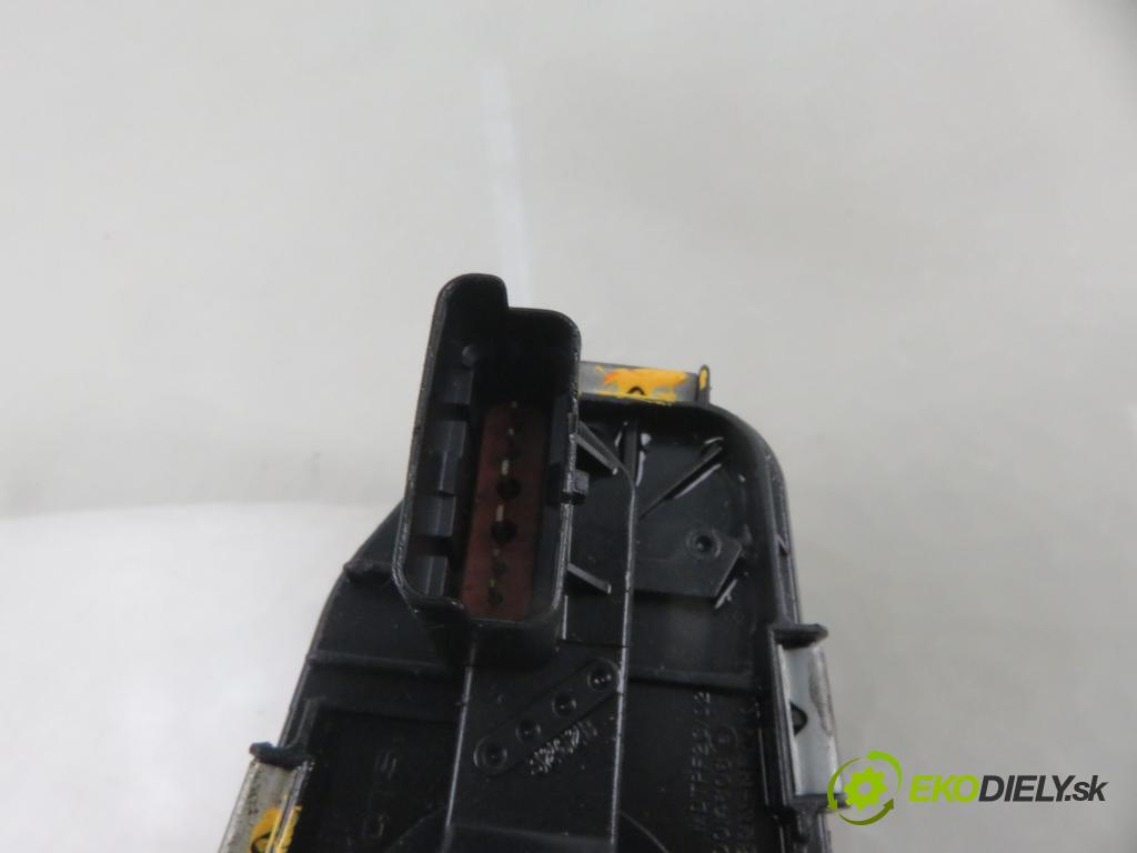 RENAULT KANGOO (KC0/1_) KOMBIVAN 2003 55,00 1.2 16V (KC05, KC06, KC03, KC0T, KC0W, KC1D) - D4F 1149,00 Škrtiaca klapka 8200166869 ; 8200067219 (Škrtiaca klapka)