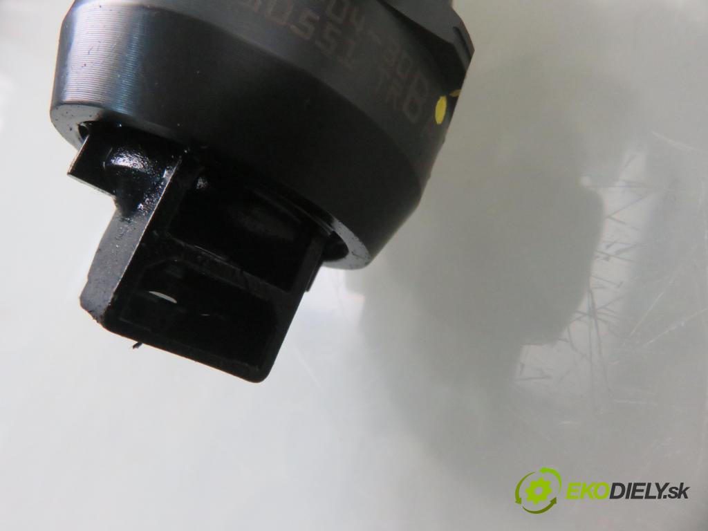 SEAT ALTEA (5P1) MINIVAN 2005 77,00 1.9 TDI PD 105 - BJB 1896,00 Vstrekovač 038130073AG ; 0414720215 (Vstrekovač paliva)