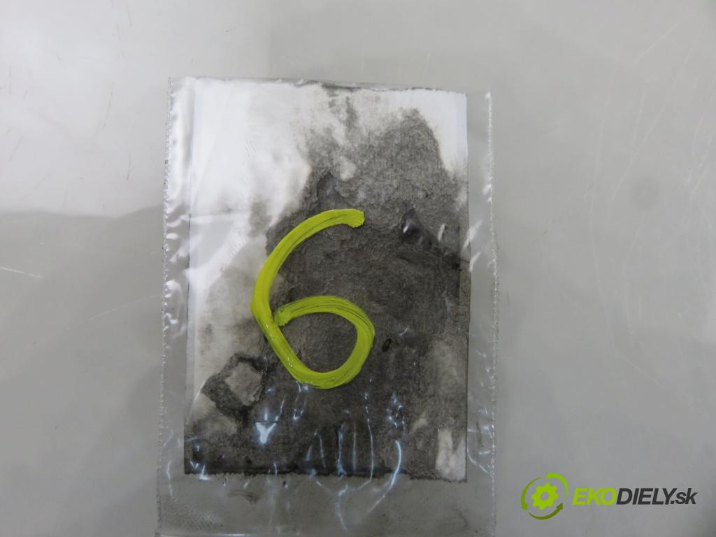 SEAT ALTEA (5P1) MINIVAN 2005 77,00 1.9 TDI PD 105 - BJB 1896,00 Vstrekovač 038130073AG ; 0414720215 (Vstrekovač paliva)