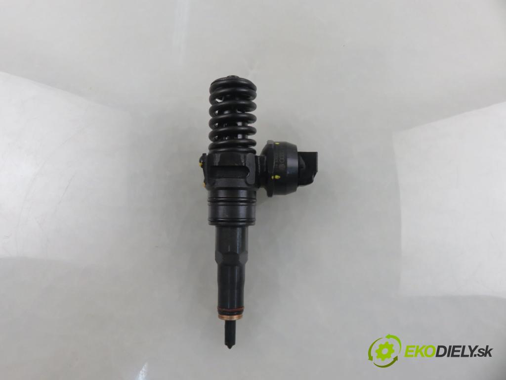 SEAT ALTEA (5P1) MINIVAN 2005 77,00 1.9 TDI PD 105 - BJB 1896,00 vstříkovač 038130073AG ; 0414720215 (Vstřikovač paliva)