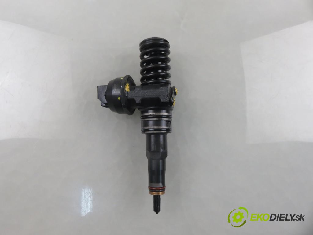 SEAT ALTEA (5P1) MINIVAN 2005 77,00 1.9 TDI PD 105 - BJB 1896,00 vstříkovač 038130073AG ; 0414720215 (Vstřikovač paliva)