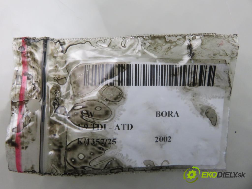 VW BORA (1J2) SEDAN 2002 74,00 1.9 TDI PD 101 - ATD 1896,00 Vstrekovač 038130073J ; 0414720015 (Vstrekovač paliva)